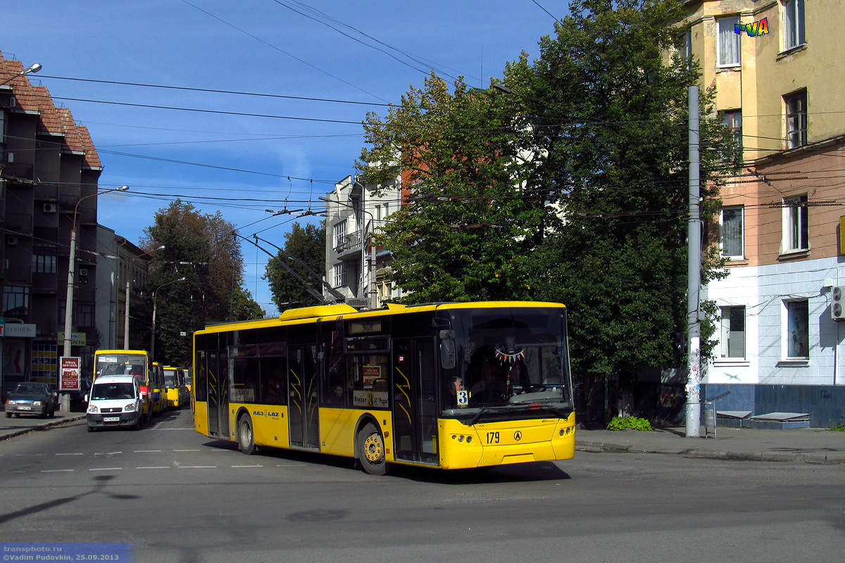 Ивано-Франковск, ЛАЗ E183D1 № 179