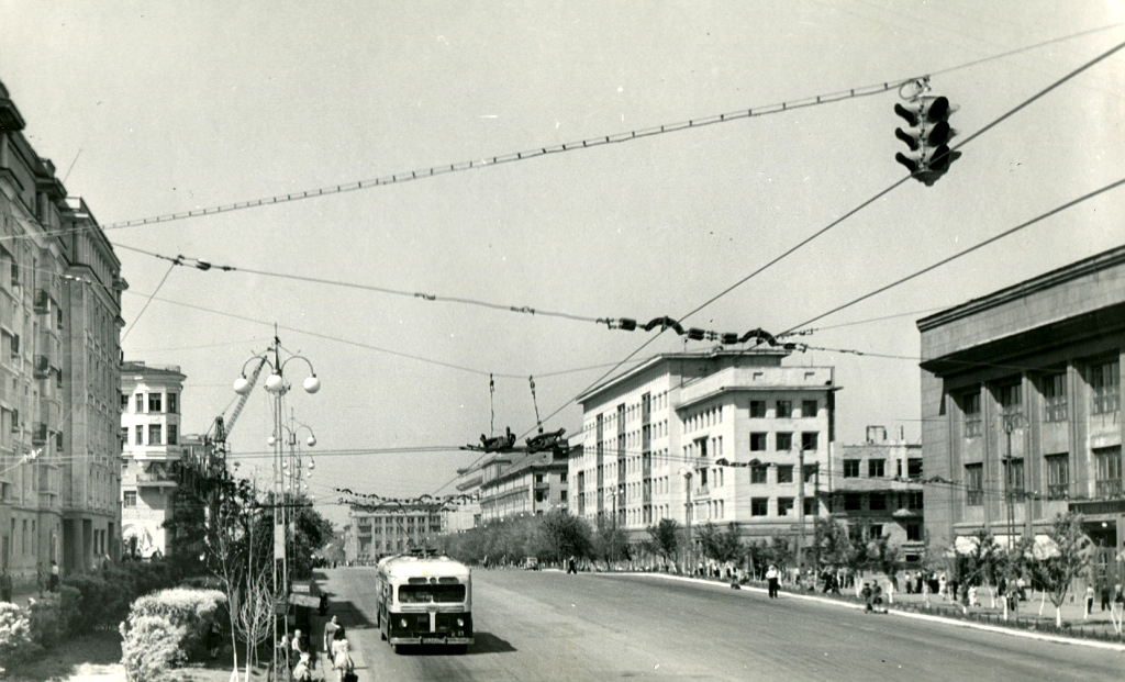 Челябинск, МТБ-82Д № 13; Челябинск — Исторические фотографии