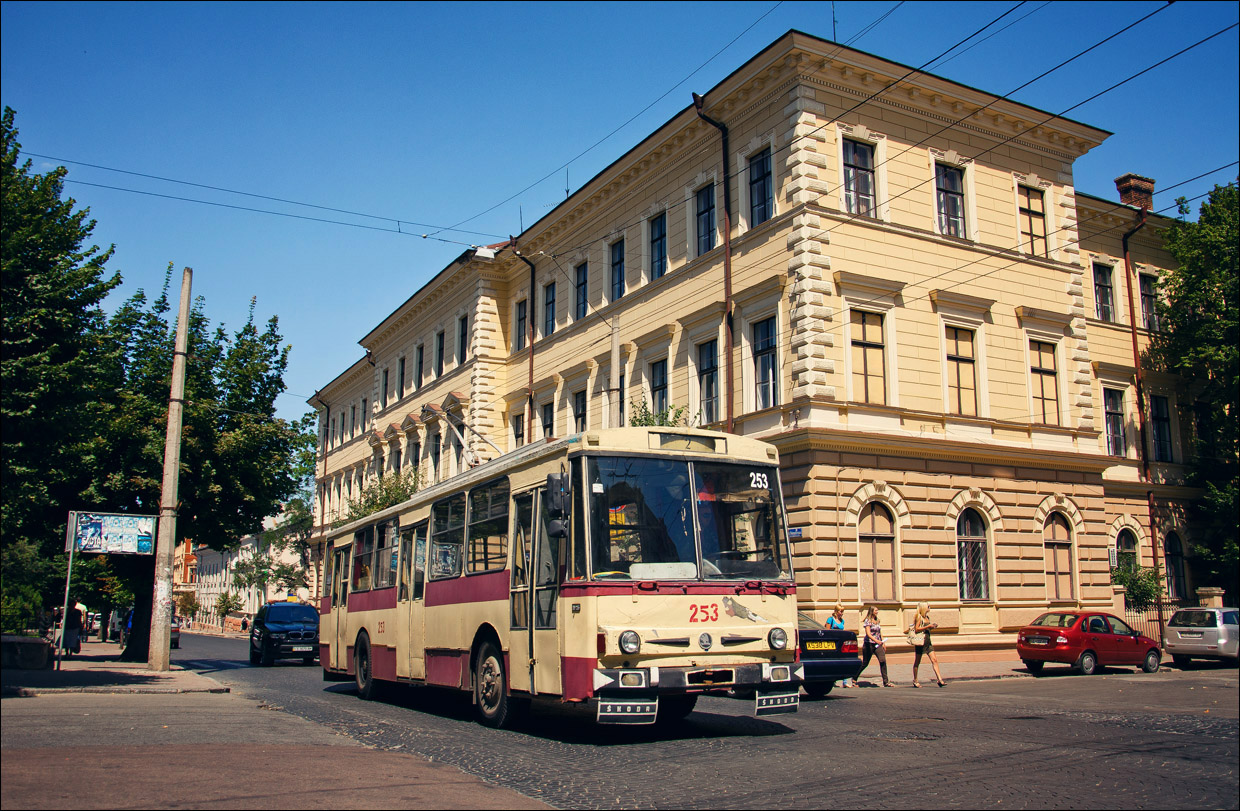Черновцы, Škoda 14Tr02 № 253