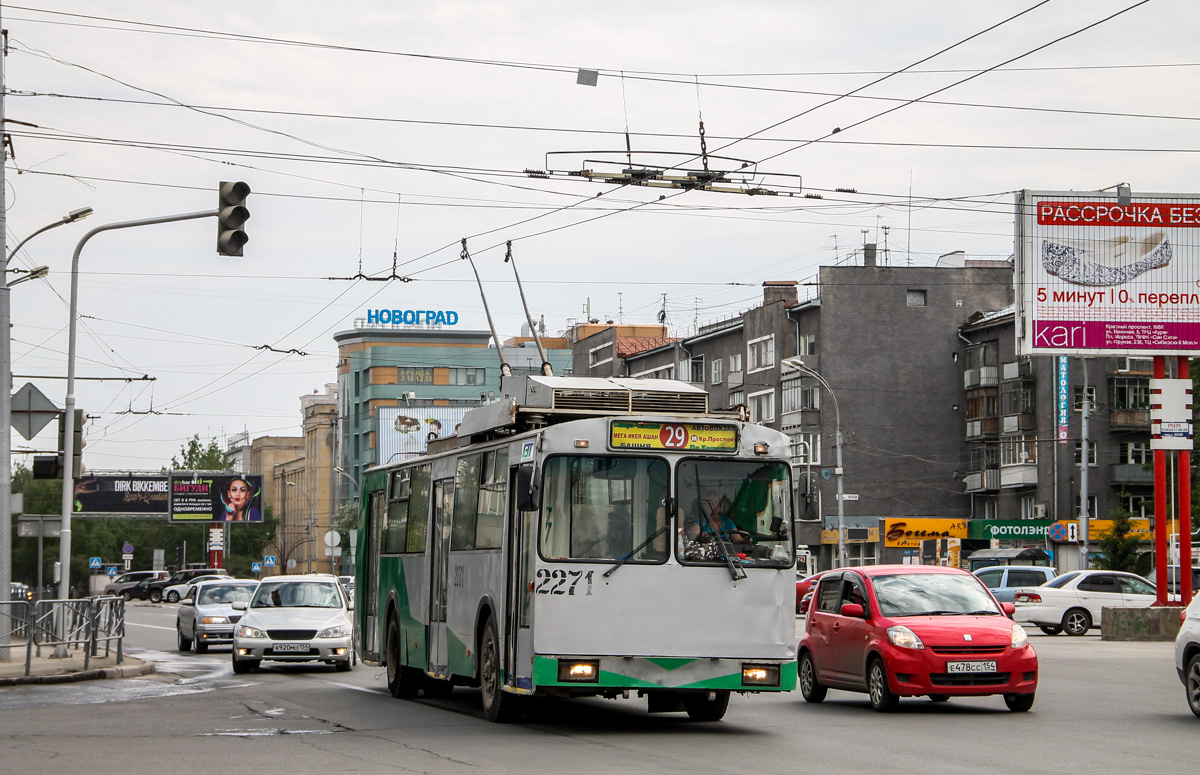 Nowosybirsk, ST-682G Nr 2271