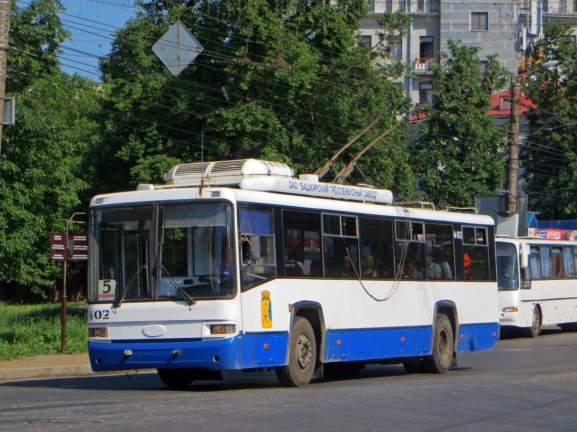 Киров, БТЗ-52767Р № 402