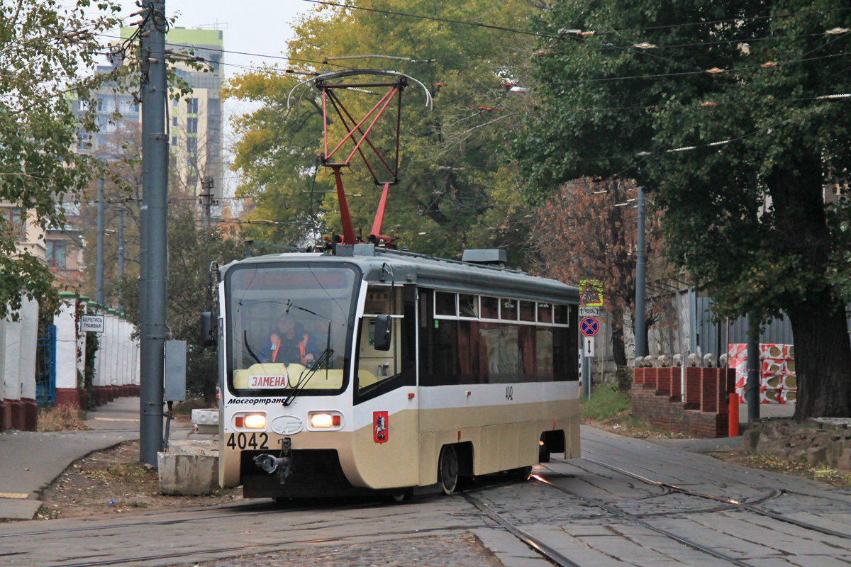 Москва, 71-619А № 4042