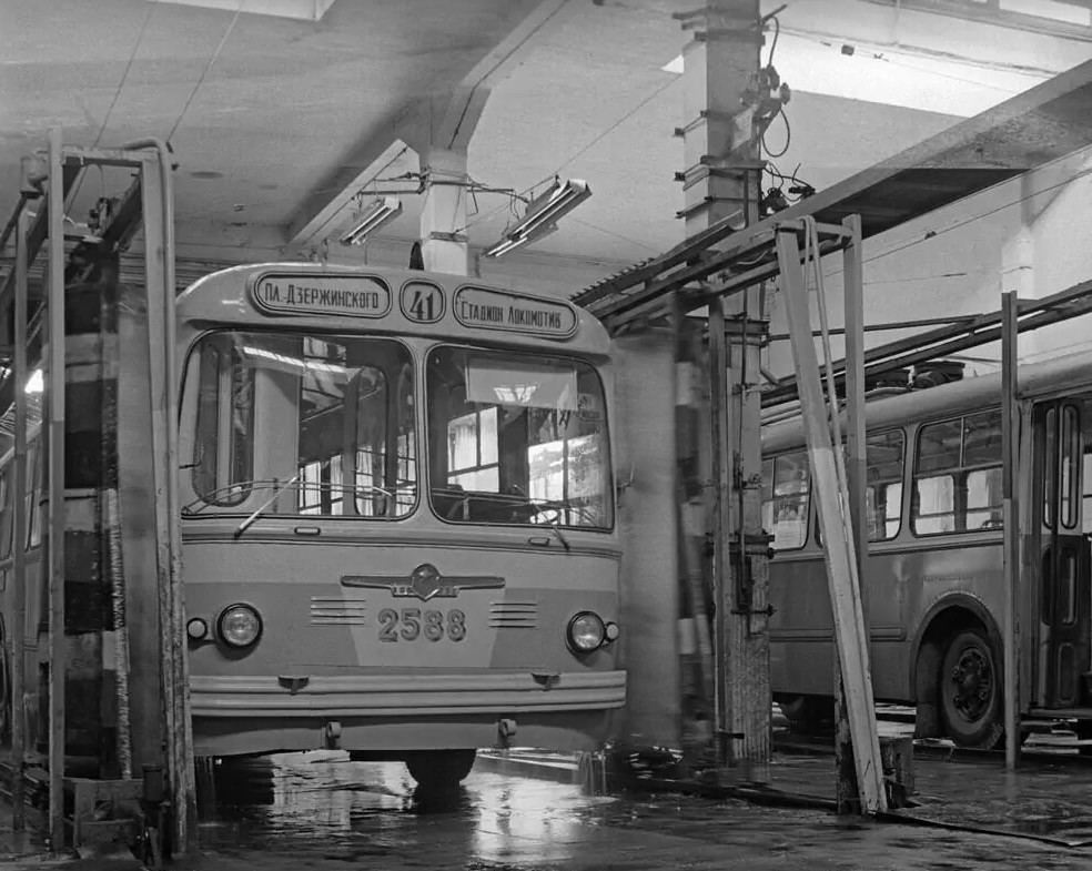 Москва, ЗиУ-5 № 2588