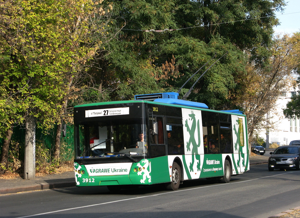 Kijev, LAZ E183D1 Br. 3912