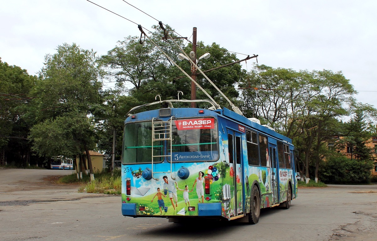Владивосток, ЗиУ-682Г-016.02 № 254