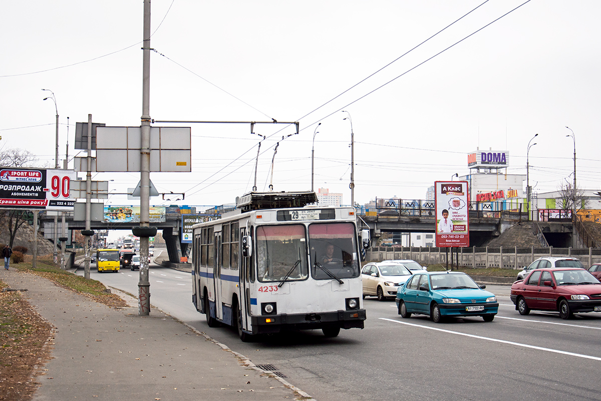 Киев, ЮМЗ Т2 № 4233