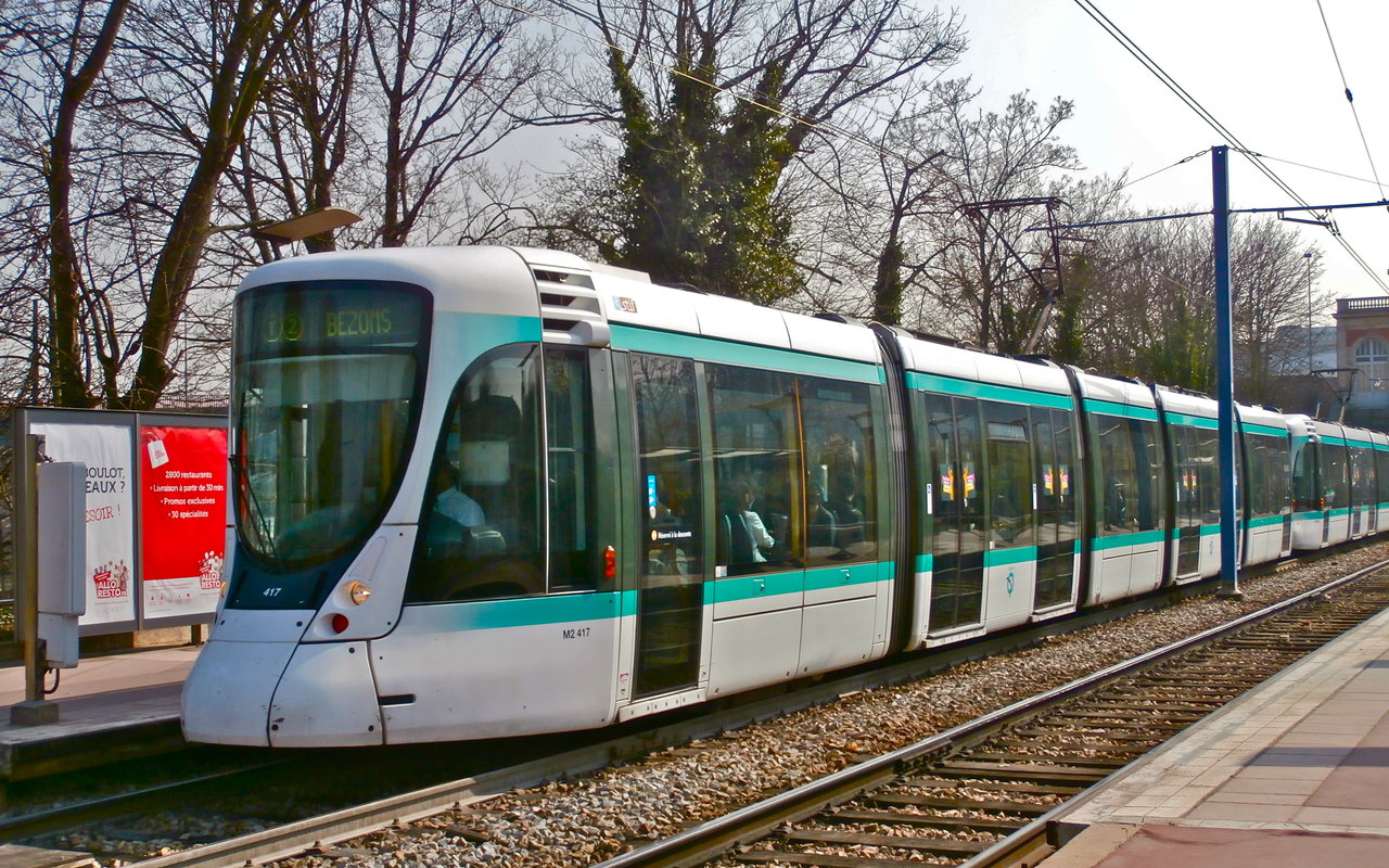 Париж -  Версаль -  Ивелин, Alstom Citadis 302 № 417