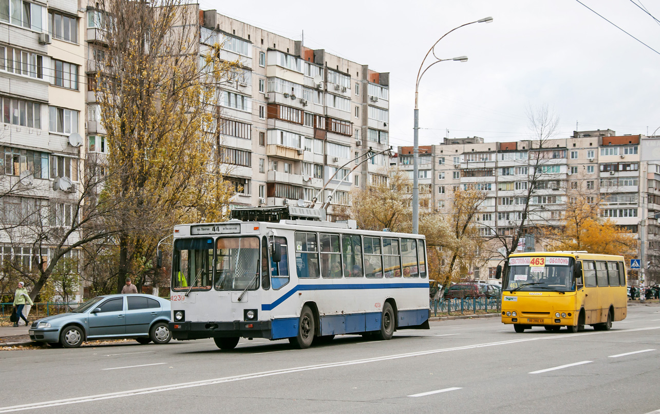 Киев, ЮМЗ Т2 № 4239 Киев, ЮМЗ Т2 № 4239