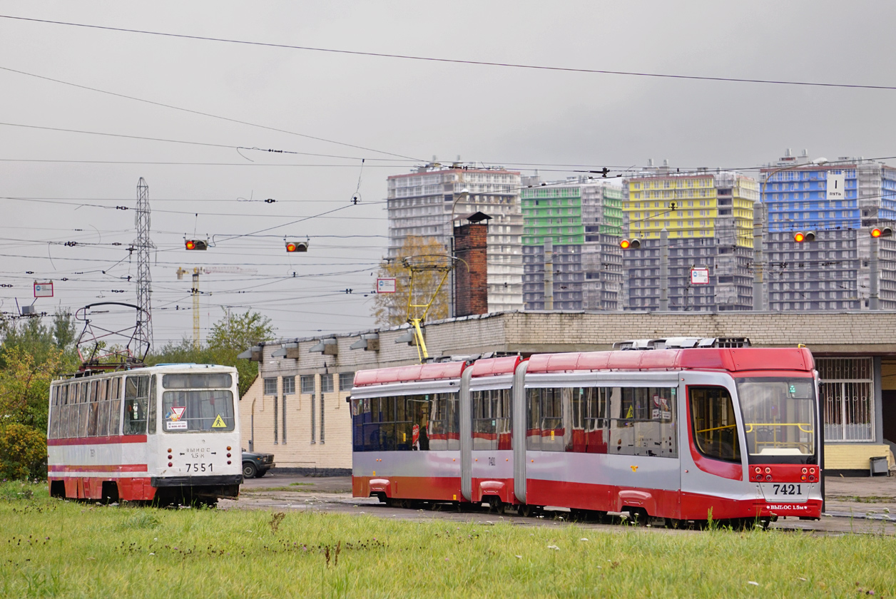 Санкт-Петербург, 71-631 № 7421; Санкт-Петербург, ЛМ-68М № 7551