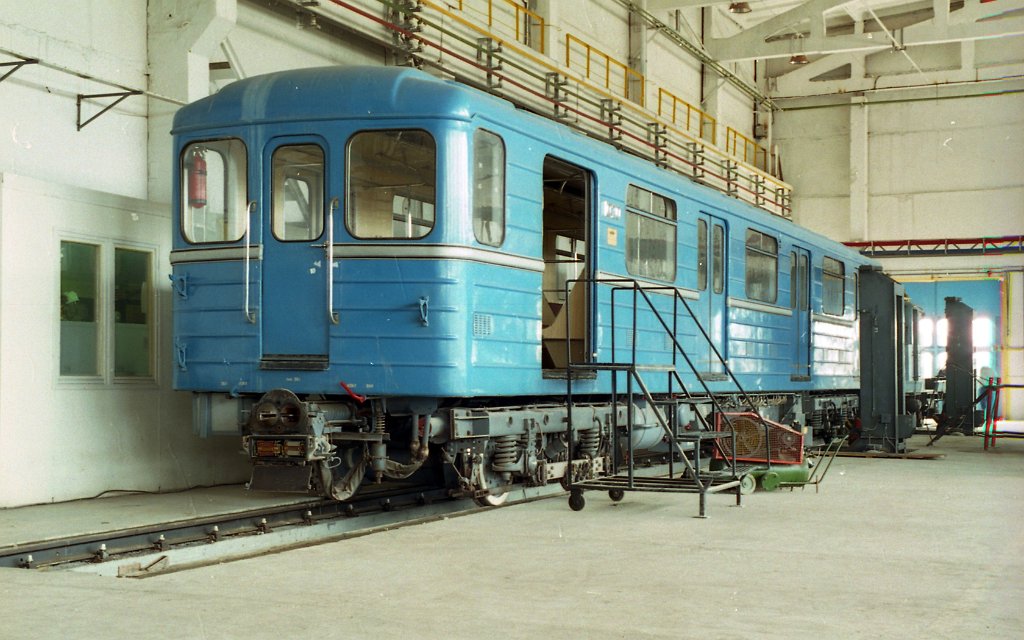 Sofia, 81-717.4 Nr. 1019; Sofia — Historical photos — Metro trains (1998–2008); Sofia — Metro — [1] Depots Obelya