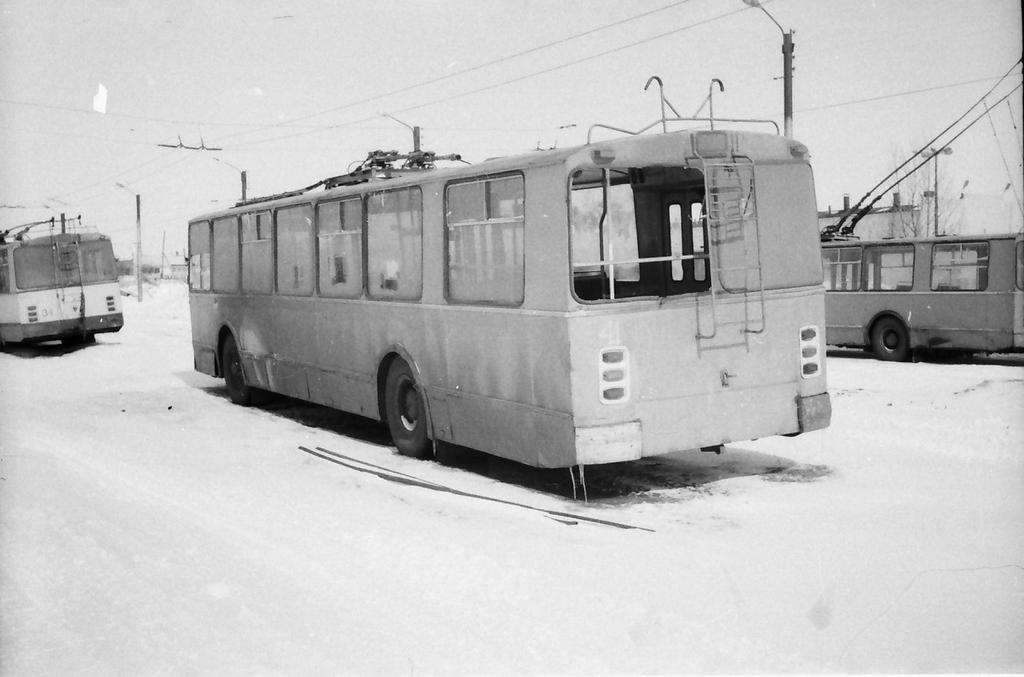 Караганда, ЗиУ-682В № 41; Караганда — Старые фотографии (до 2000 г.); Караганда — Троллейбусный парк Караганда, ЗиУ-682В № 41; Караганда — Старые фотографии (до 2000 г.); Караганда — Троллейбусный парк