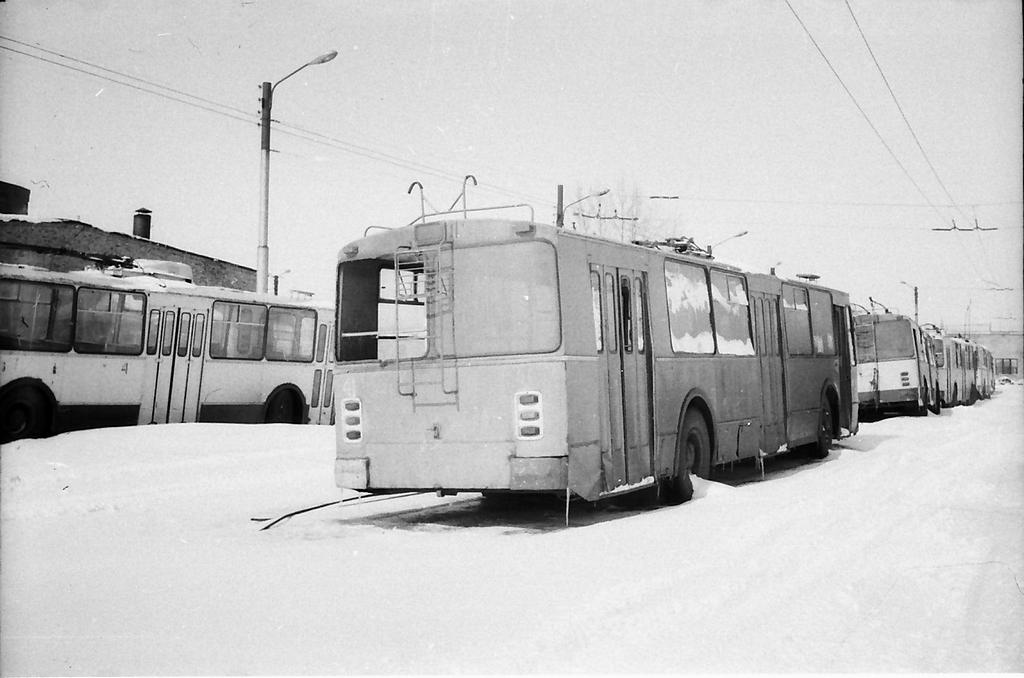 Караганда, ЗиУ-682В № 41; Караганда — Старые фотографии (до 2000 г.); Караганда — Троллейбусный парк Караганда, ЗиУ-682В № 41; Караганда — Старые фотографии (до 2000 г.); Караганда — Троллейбусный парк
