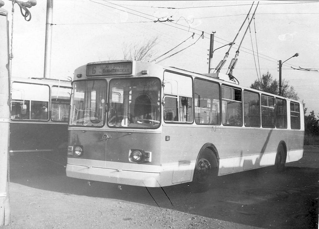 Караганда, ЗиУ-682В-012 [В0А] № 73; Караганда — Старые фотографии (до 2000 г.); Караганда — Троллейбусный парк