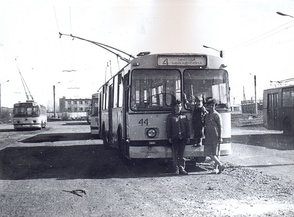 Караганда, ЗиУ-682Б № 24; Караганда, ЗиУ-682Б № 44; Караганда — Старые фотографии (до 2000 г.); Караганда — Троллейбусный парк Караганда, ЗиУ-682Б № 24; Караганда, ЗиУ-682Б № 44; Караганда — Старые фотографии (до 2000 г.); Караганда — Троллейбусный парк