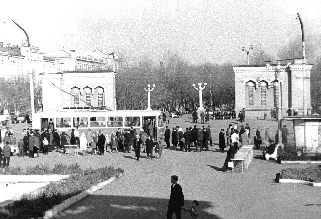 Караганда, ЗиУ-5Г № 4; Караганда — Старые фотографии (до 2000 г.) Караганда, ЗиУ-5Г № 4; Караганда — Старые фотографии (до 2000 г.)