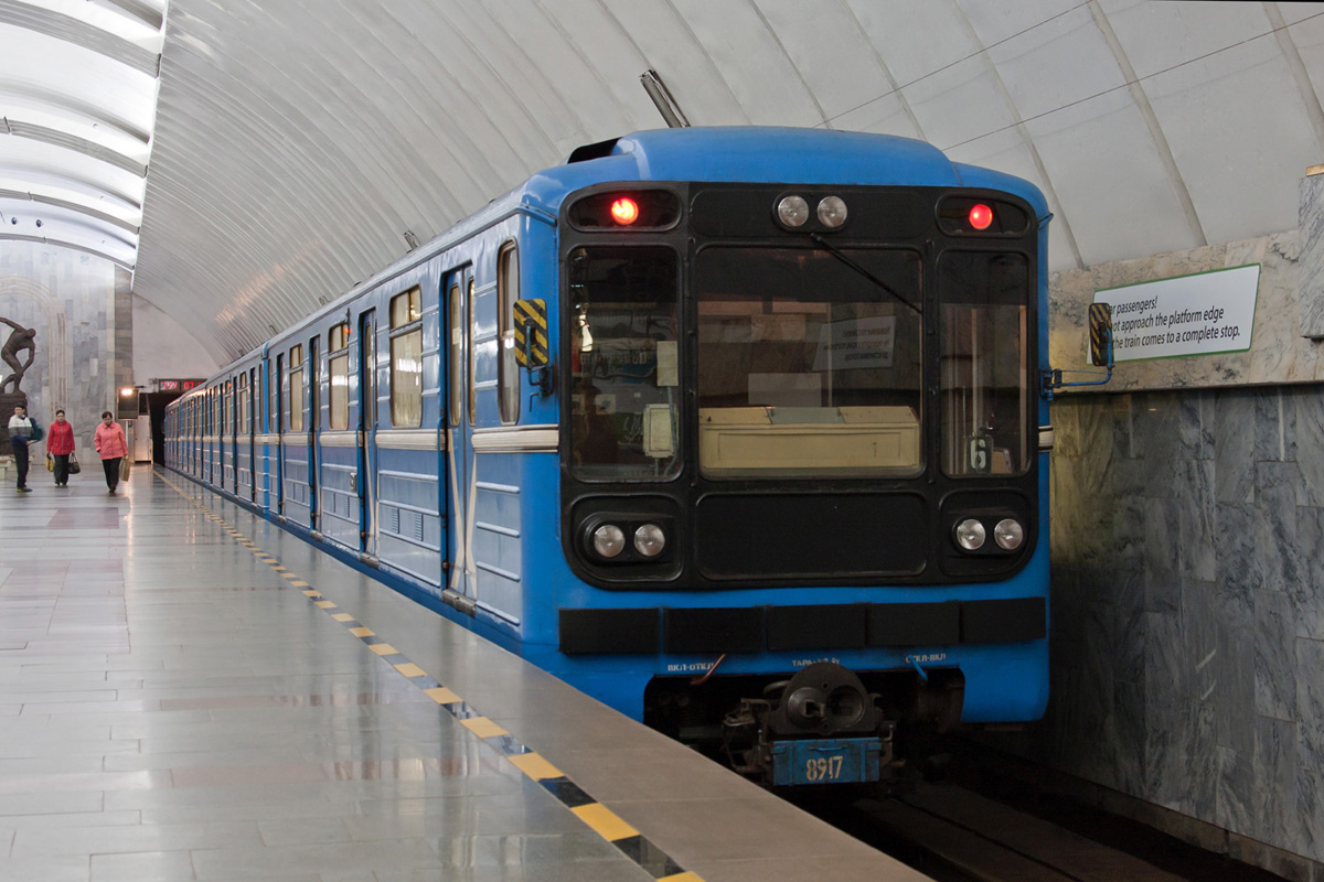 Екатеринбург, 81-717.5 (ЛВЗ/ВМ) № 8917