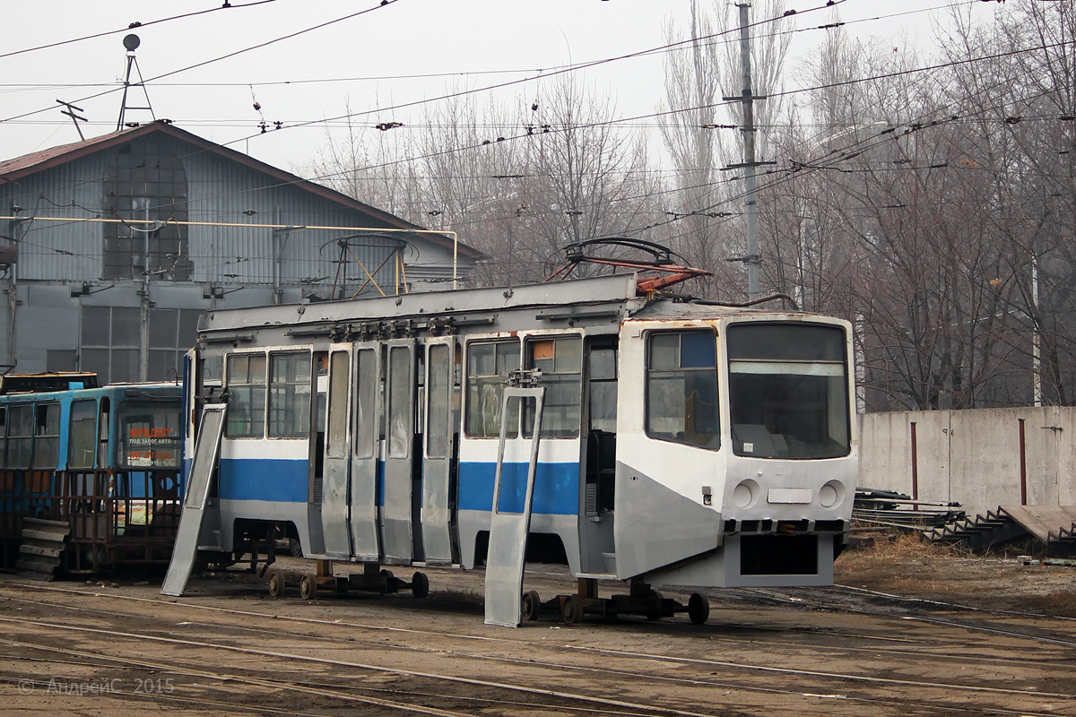 Днепр, 71-608КМ № 2230; Днепр — Территория трамвайных депо Днепр, 71-608КМ № 2230; Днепр — Территория трамвайных депо