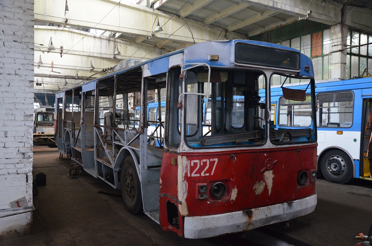 Житомир, ЗиУ-682В [В00] № 1227
