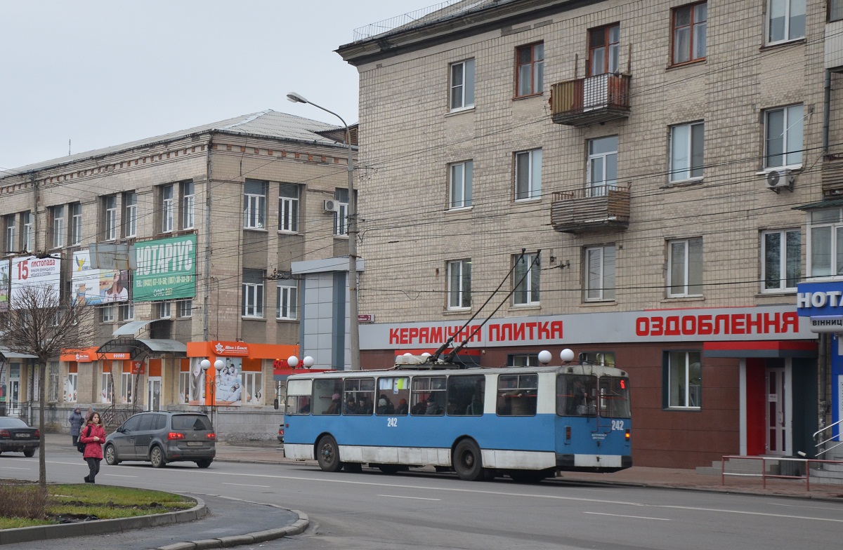 Винница, ЗиУ-682В № 242