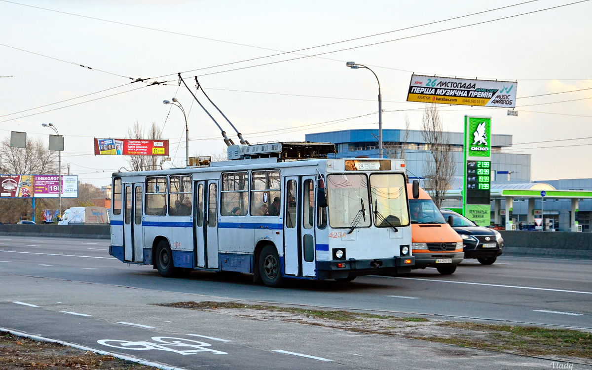 Киев, ЮМЗ Т2 № 4234