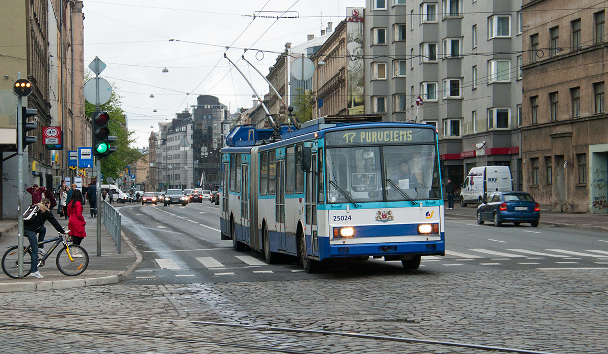 Рига, Škoda 15Tr13/6M № 25024