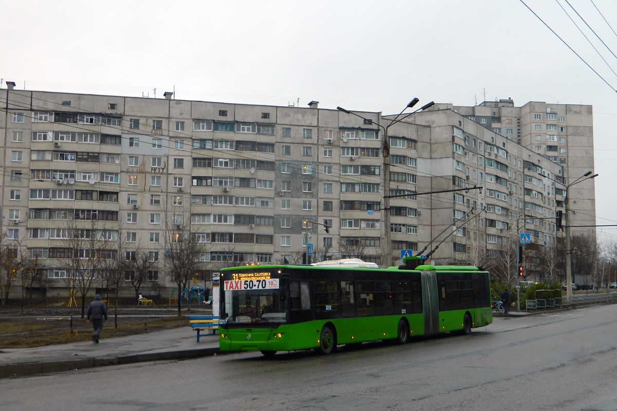 Харьков, ЛАЗ E301D1 № 2213