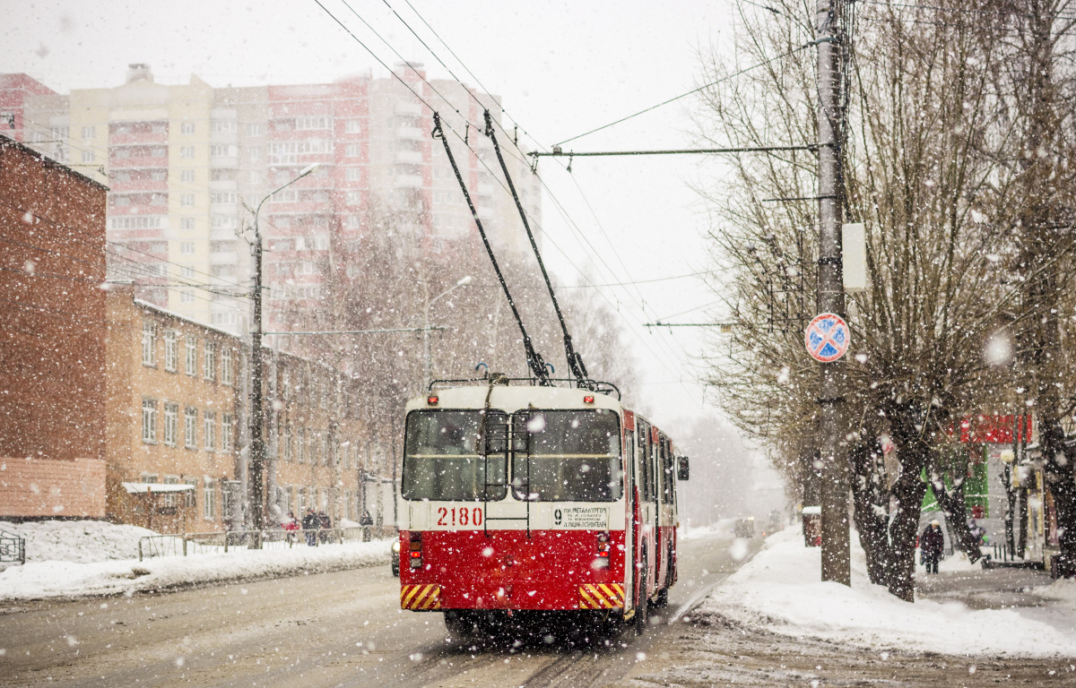 Izsevszk, ZiU-682V — 2180