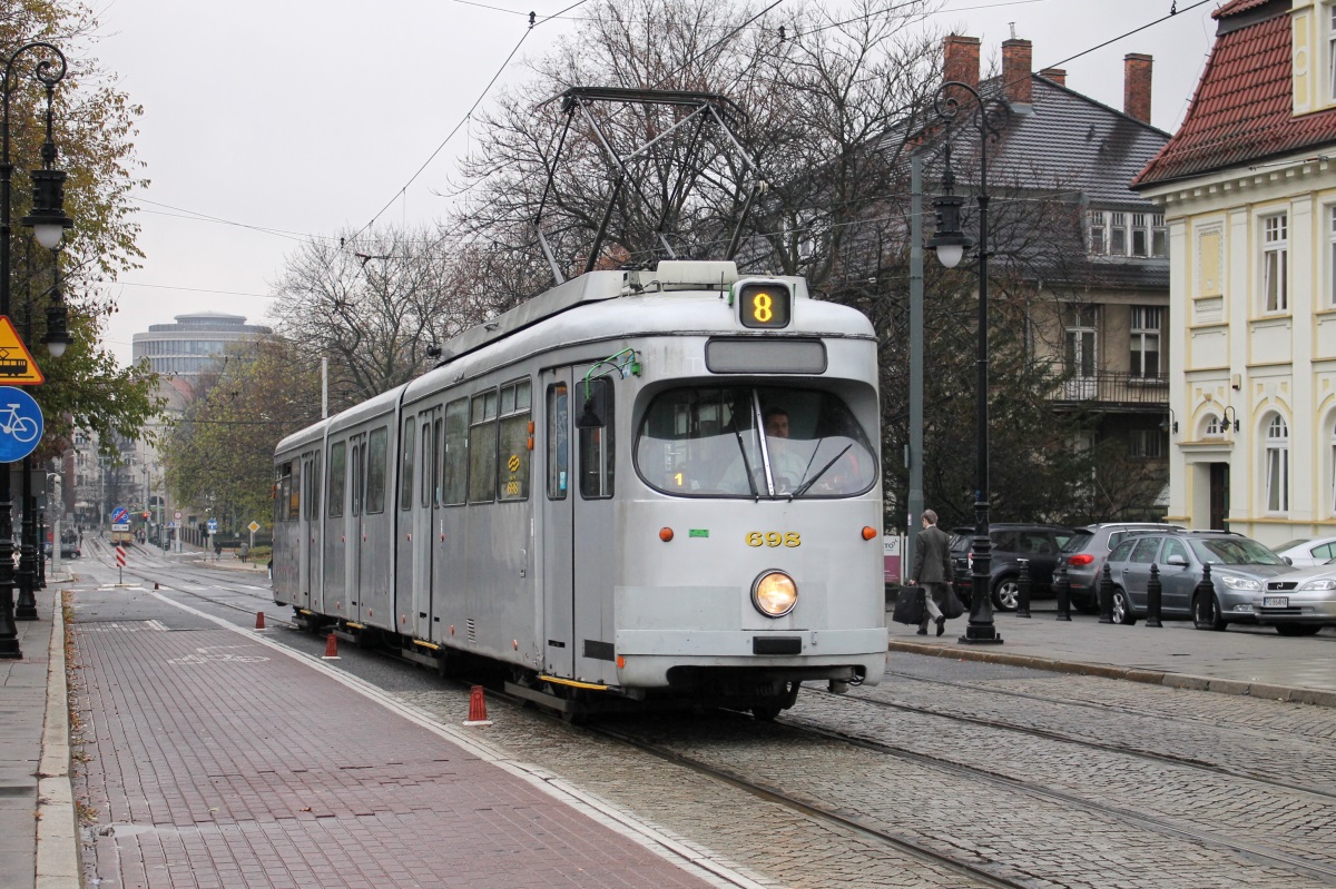 Poznań, Duewag GT8 č. 698