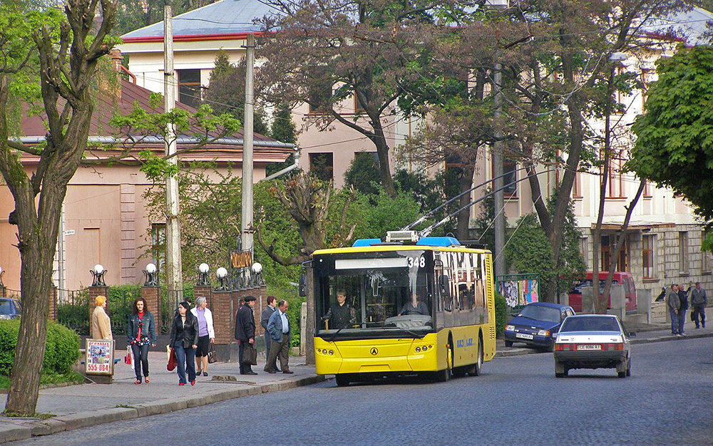Черновцы, ЛАЗ E183D1 № 348