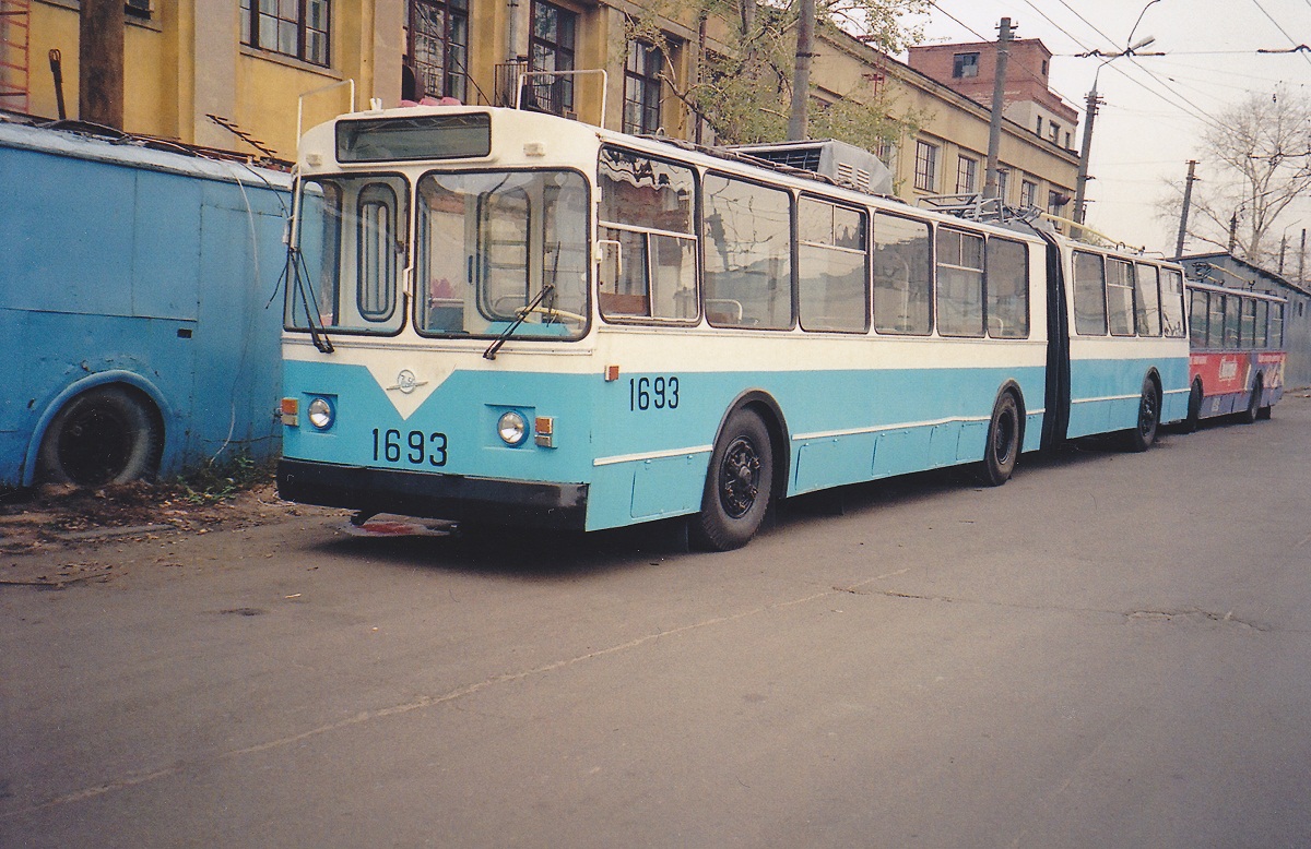 Москва, ЗиУ-683В01 № 1693