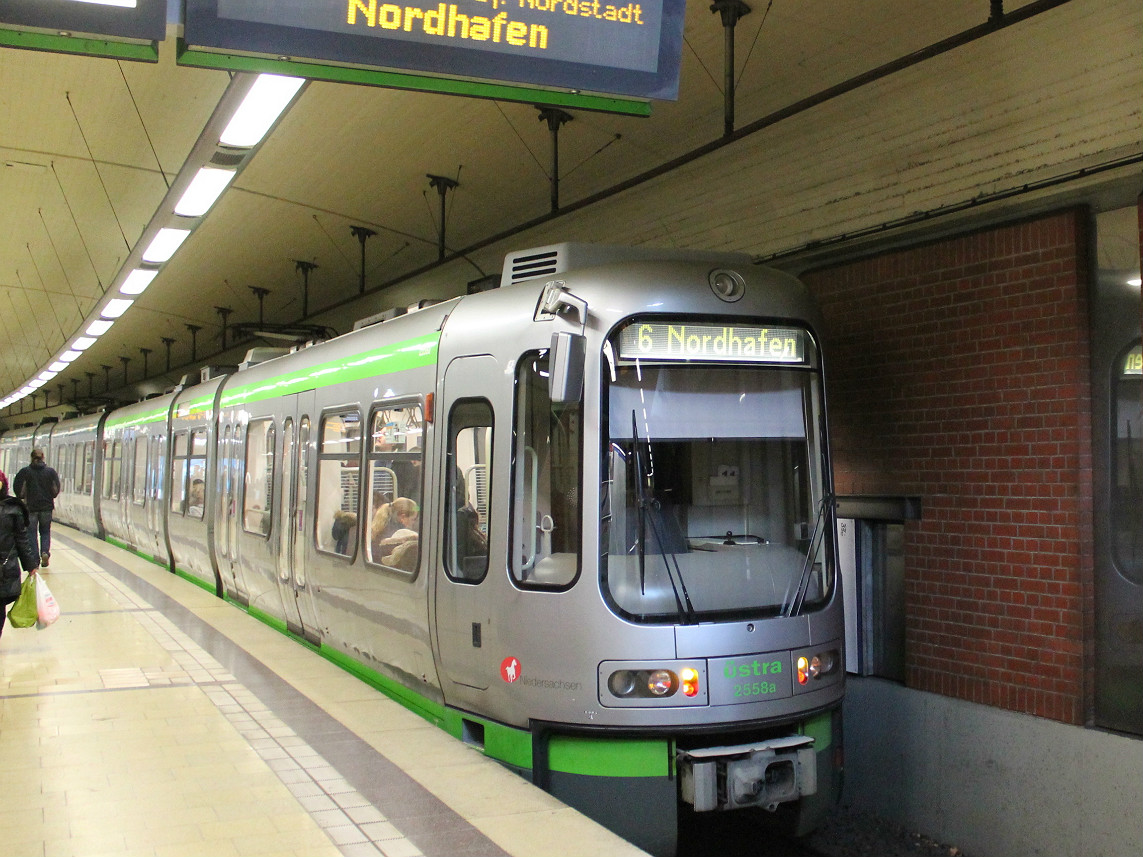 Ганновер, Alstom/LHB TW2500 № 2558