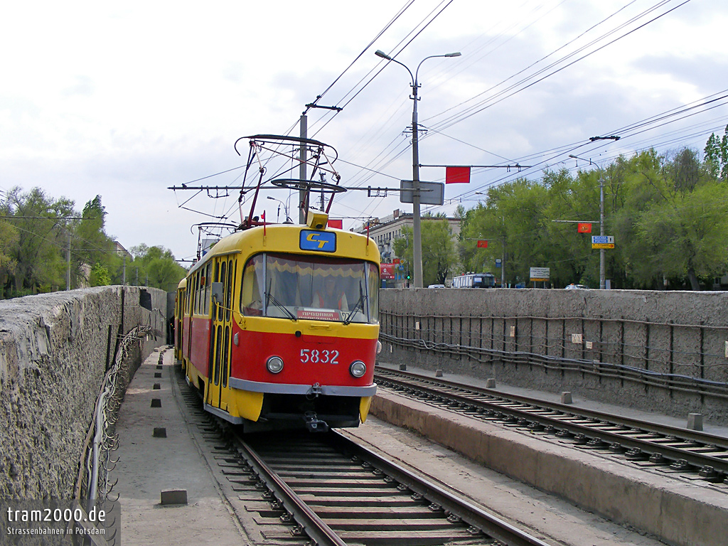 Volgográd, Tatra T3SU — 5832
