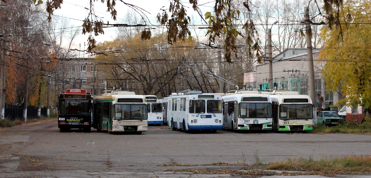 Томск, Тролза-5275.05 «Оптима» № 373; Томск, БКМ 321 № 388; Томск, ЗиУ-682Г-018 [Г0Р] № 351; Томск — Троллейбусное депо