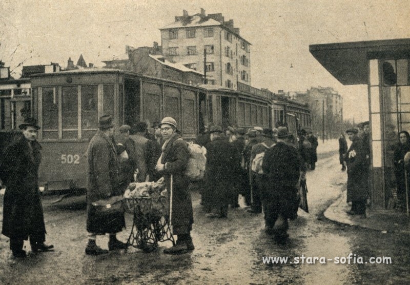 София, Кардалев № 502; София — Исторически снимки — Трамвайни мотриси (1945–1989); София — Трамваен транспорт по време на Втората Световна Война (1943–1944)