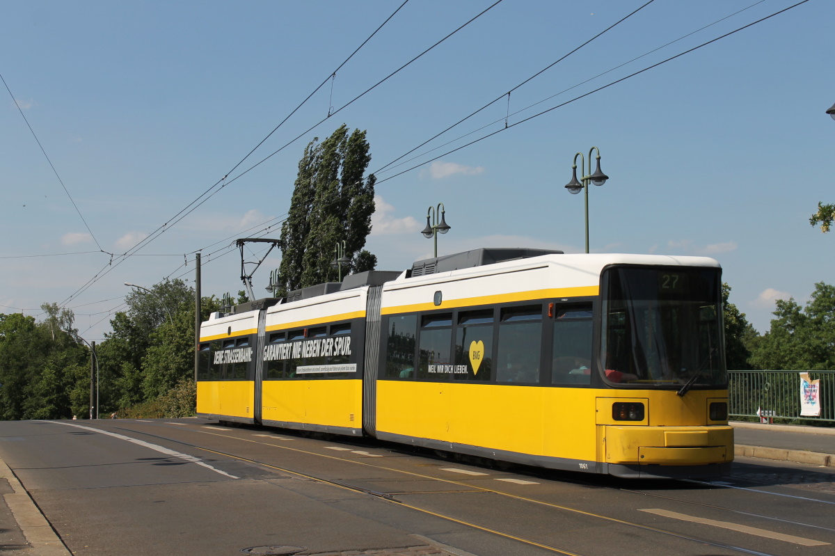 Берлин, Adtranz GT6N № 1061