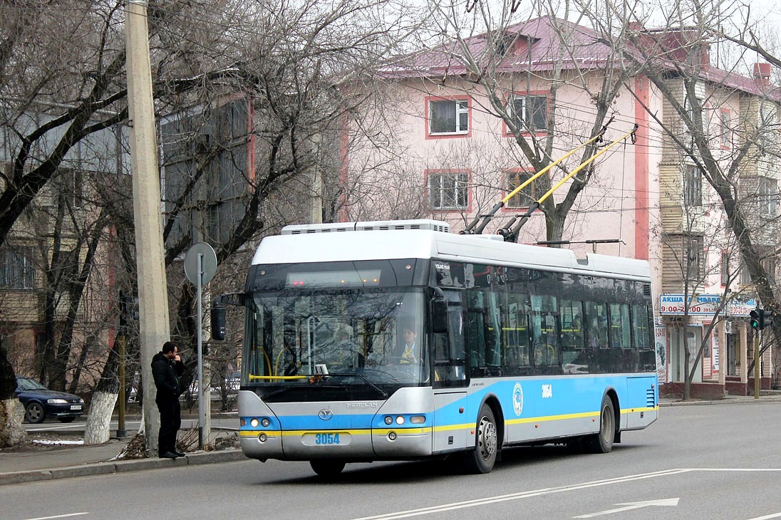 Almaty, YoungMan JNP6120GDZ (Neoplan Kazakhstan) # 3054