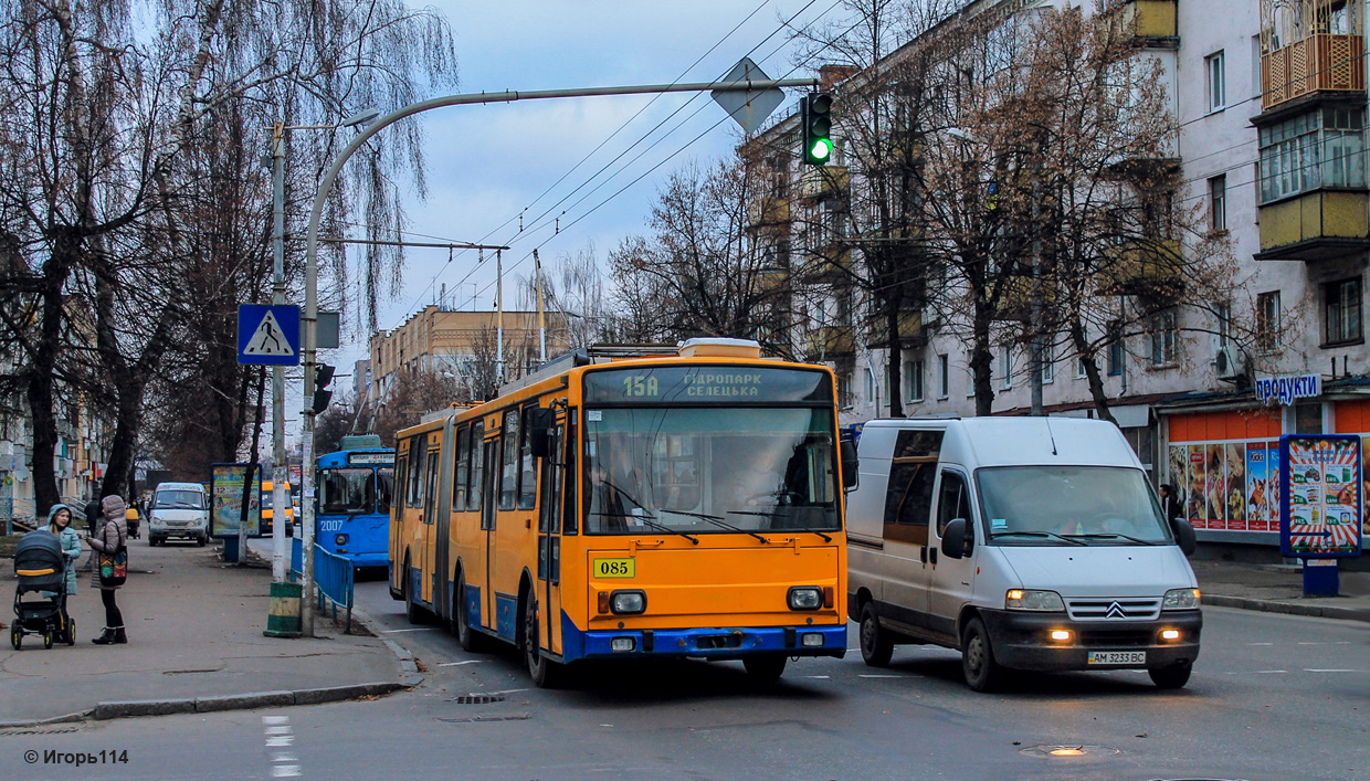 Житомир, Škoda 15Tr13/6M № 085