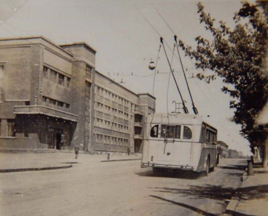 Donieck, YaTB-4 Nr 1; Donieck — Historical photos
