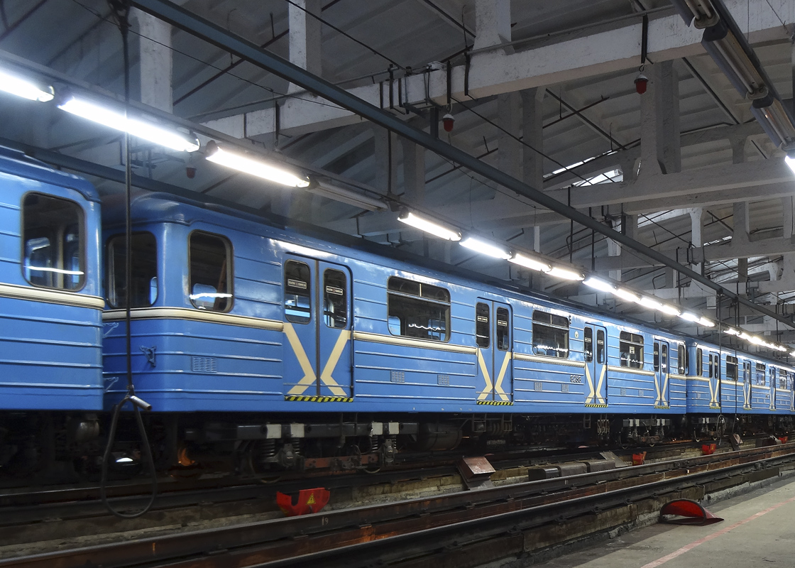 Екатеринбург, 81-714.5 (ЛВЗ/ВМ) № 8258