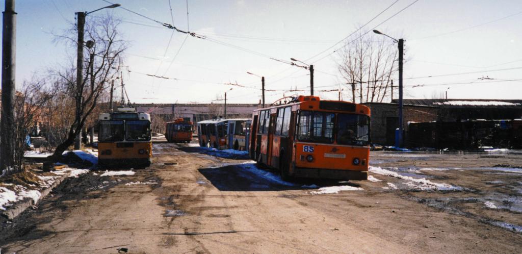 Караганда, ЗиУ-682Г [Г00] № 99; Караганда, ЗиУ-682В [В00] № 85; Караганда — Визит делегации транспортников 21.04.1998; Караганда — Старые фотографии (до 2000 г.); Караганда — Троллейбусный парк