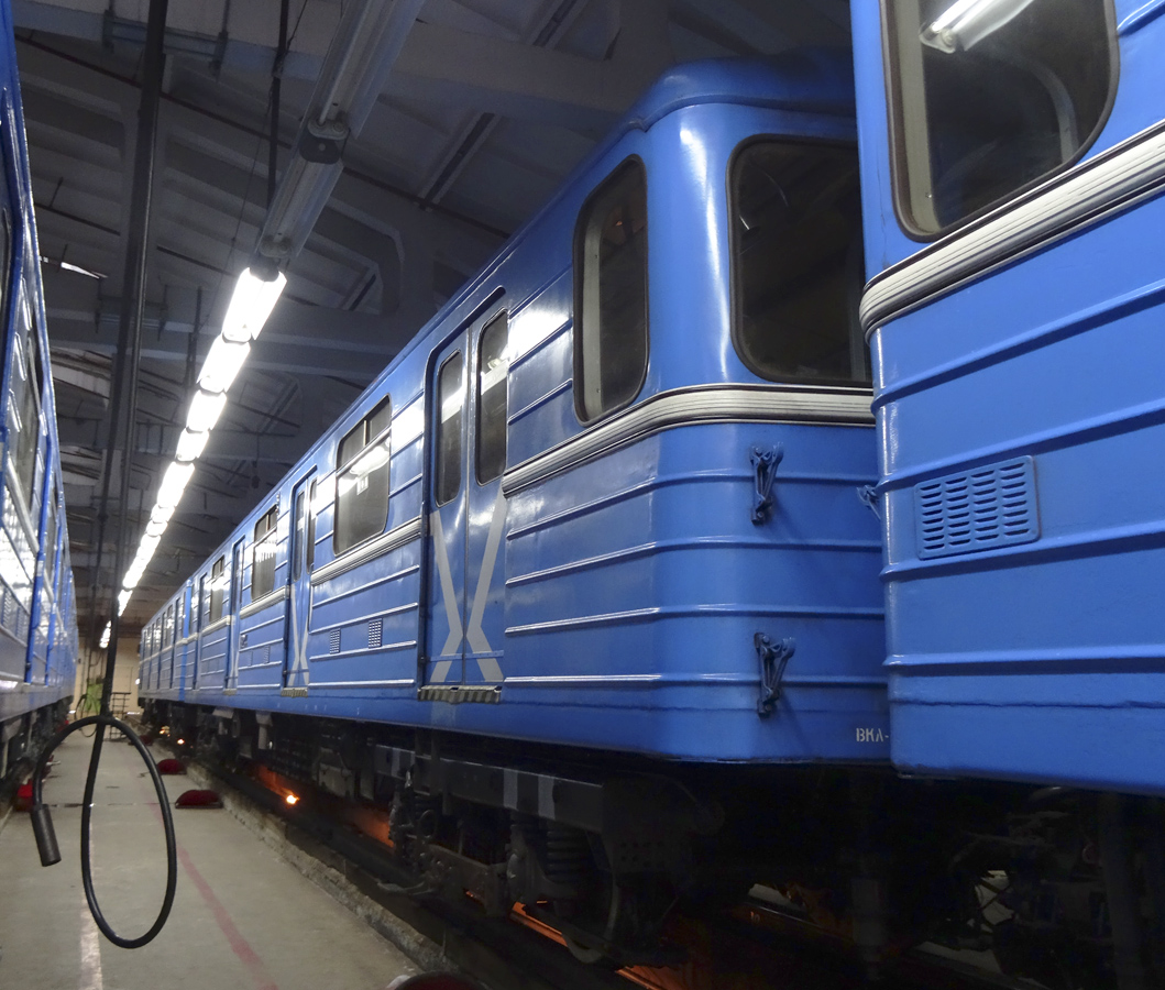 Екатеринбург, 81-714.5 (ЛВЗ/ВМ) № 8244