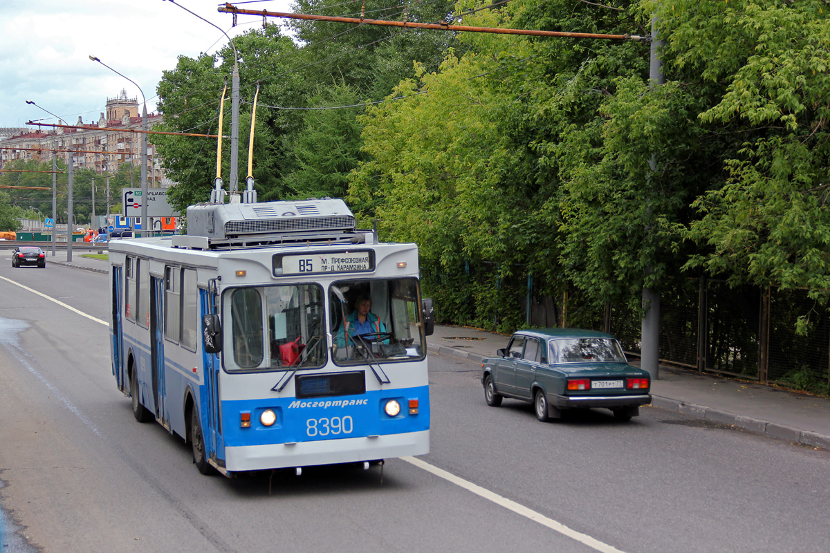 Москва, ЗиУ-682ГМ1 (с широкой передней дверью) № 8390