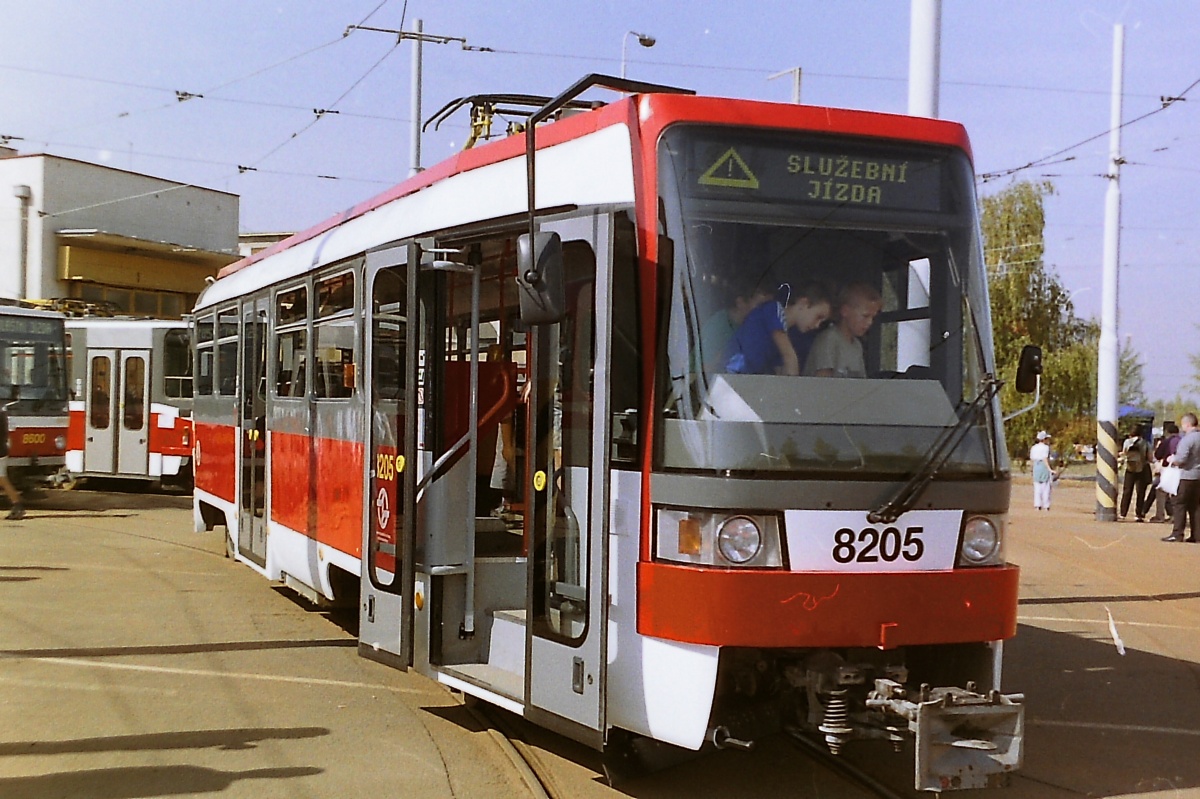 Prague, Tatra T3R (1995) Br. 8205