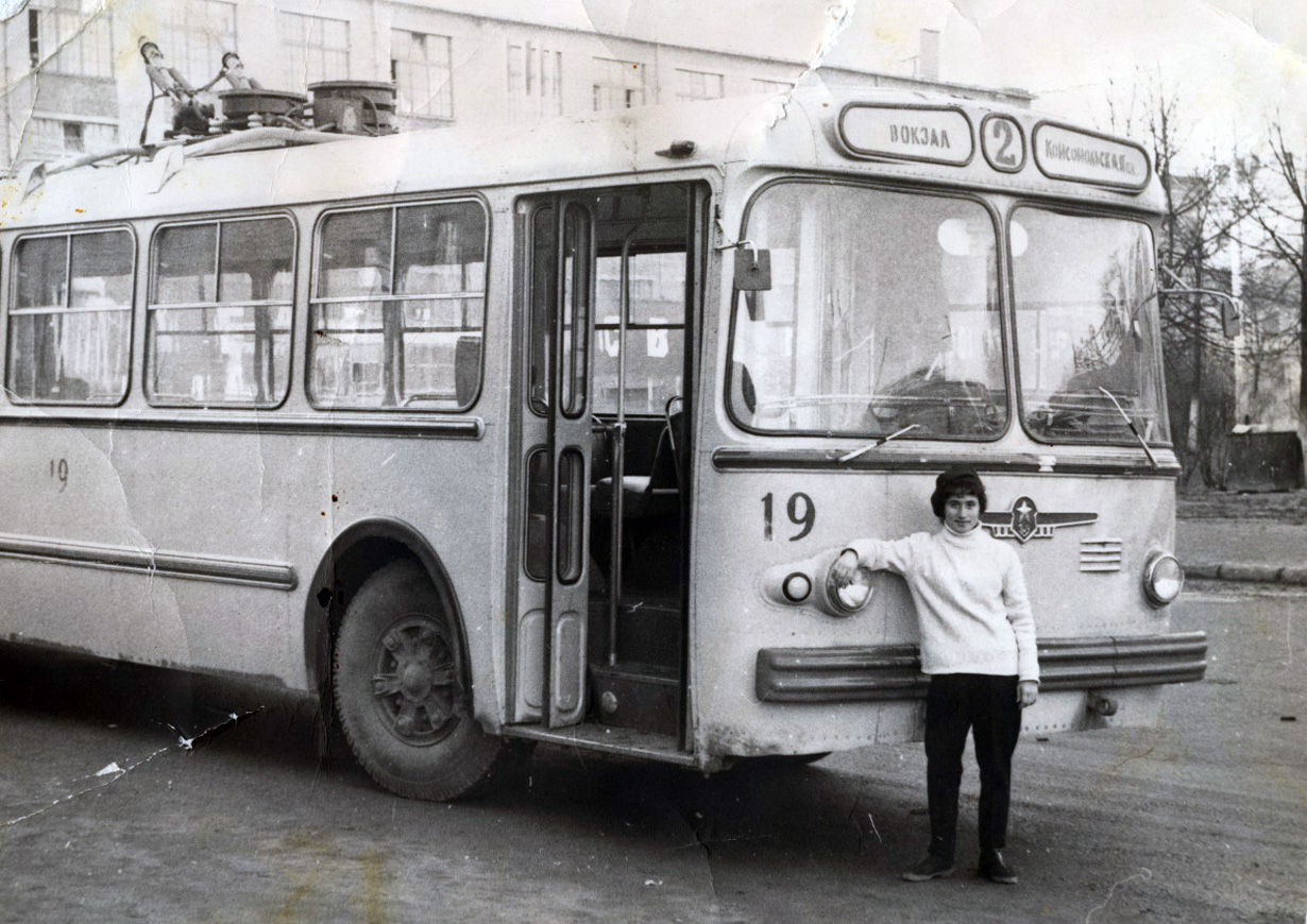 Орёл, ЗиУ-5Д № 19; Орёл — Исторические фотографии [1946-1991]; Орёл — Маршрутоуказатели; Орёл — Работники электротранспорта