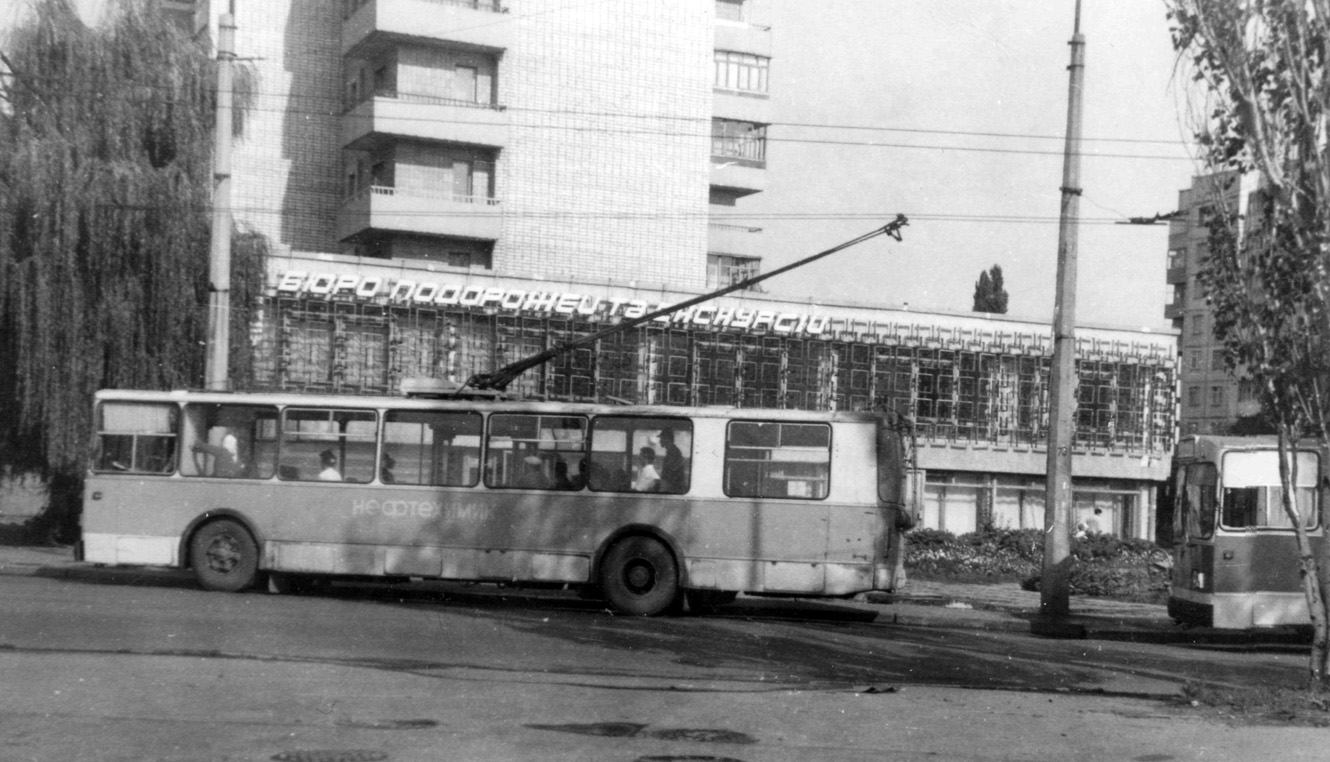 კრემენჩუკი — Historical photos — Trolleybus (1966-2005)