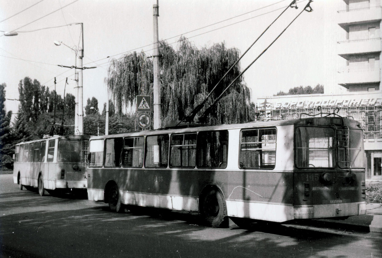 Kremenčuk, ZiU-682V-012 [V0A] № 145; Kremenčuk — Historical photos — Trolleybus (1966-2005)