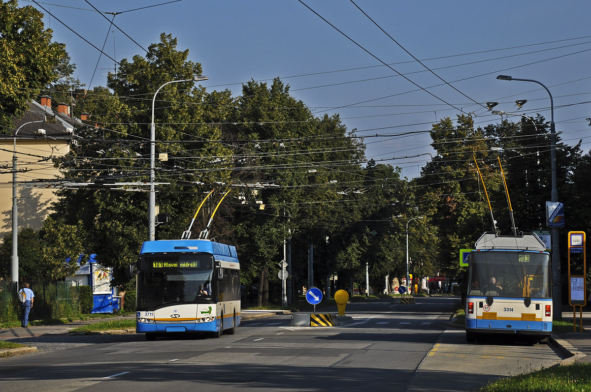 Острава, Solaris Trollino III 12 AC № 3711; Острава, Škoda 21Tr № 3314