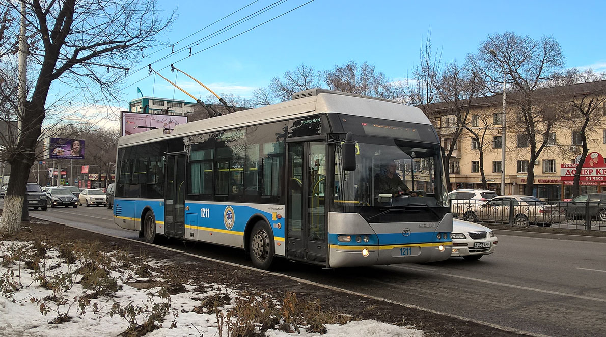 Алматы, YoungMan JNP6120GDZ (Neoplan Kazakhstan) № 1211