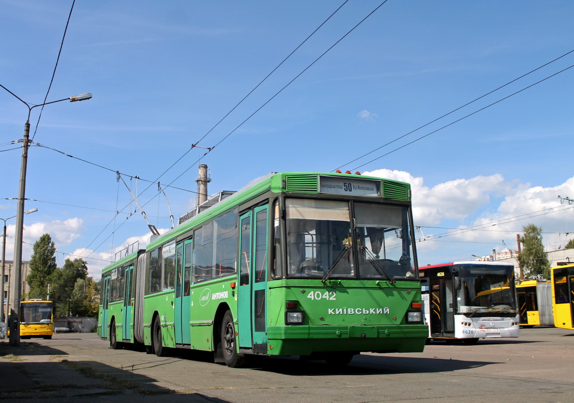 Киев, Киев-12.03 № 4042