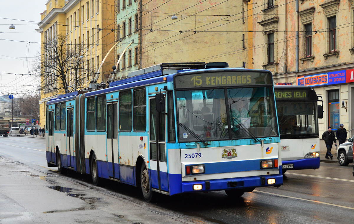 Рига, Škoda 15Tr13/6M № 25079